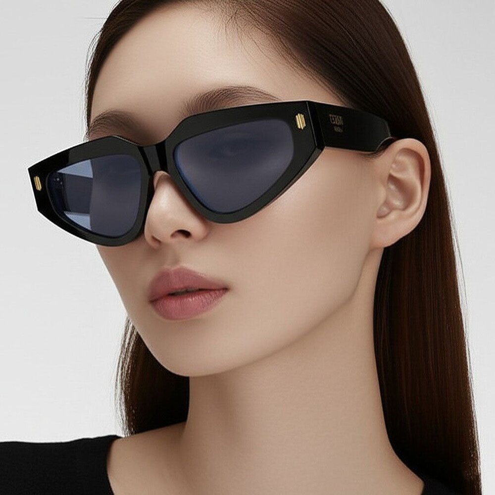 NEW FENDI BLACK BLUE WOMEN SUNGLASSES FENDI FE40163U 01V